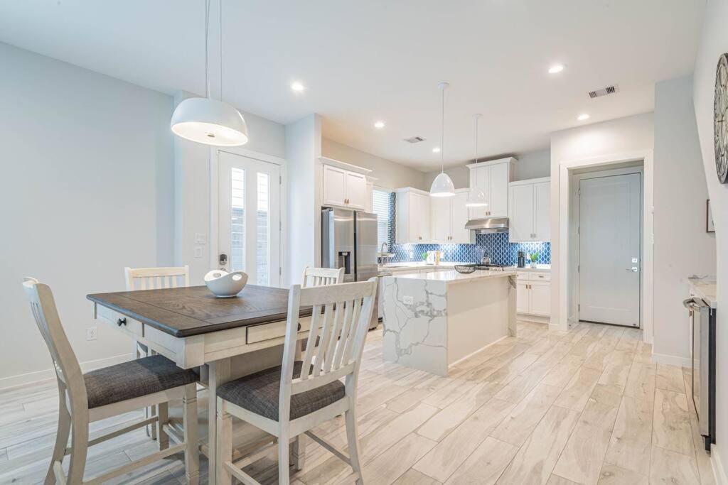 יוסטון Charming 3-Bedroom Luxury Home Near Downtown, Nrg, Galleria & Medical Center מראה חיצוני תמונה